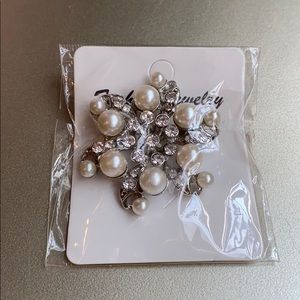 Pearl and diamond brooch